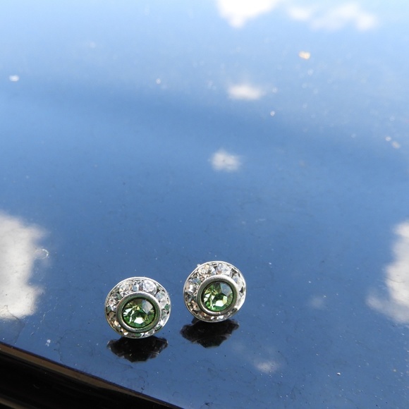 Swarovski Peridot Cat Eyes Rhinestone Earrings - Picture 5 of 8